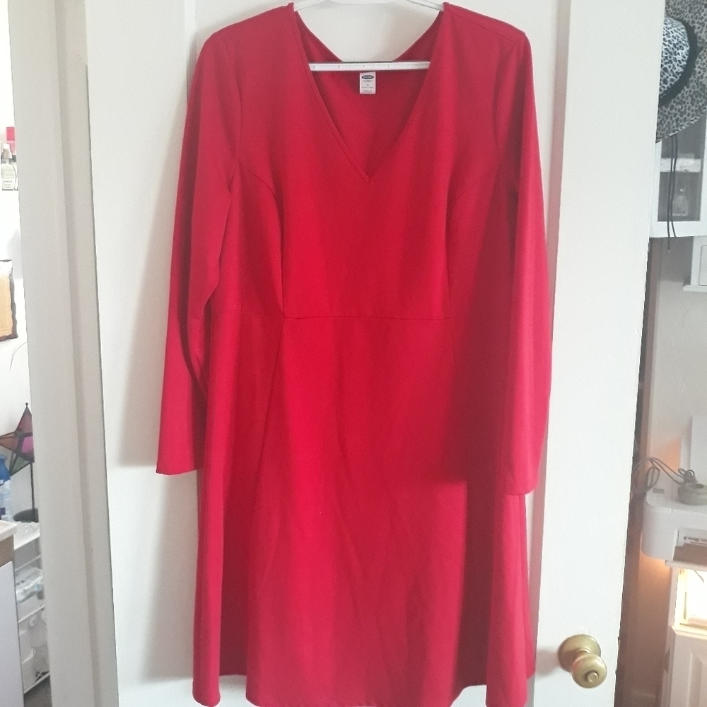Red fitted swing dress - Picture 2 of 5